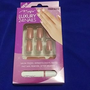 Magic Luxury Glue on Nails NWT